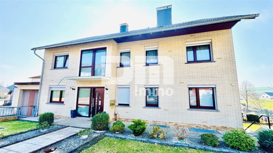 Modernisiertes Ein-/ Zweifamilienhaus inkl. PV-Anlage + Garage auf Traumgrundstück - Titel Frontansicht